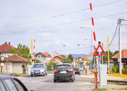 Модернизован пружни прелаз у Залужанима