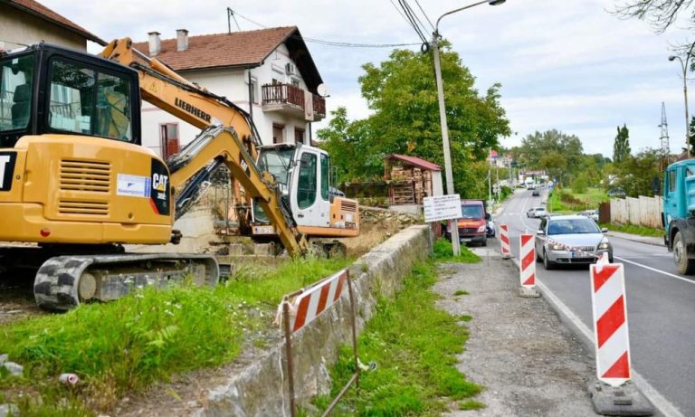 Изграђен тротоар у Оладинској улици