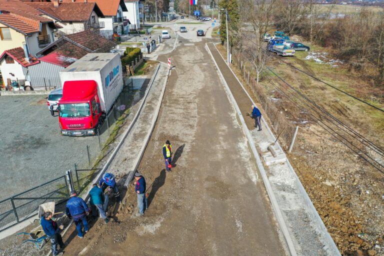 Завршени радови на обнови саобраћајнице у Барловцима